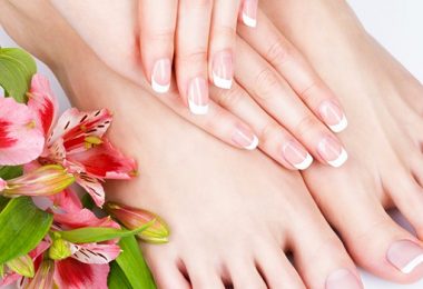 Hoe Zorg je Ervoor dat je Manicure en Pedicure Langer Meegaan