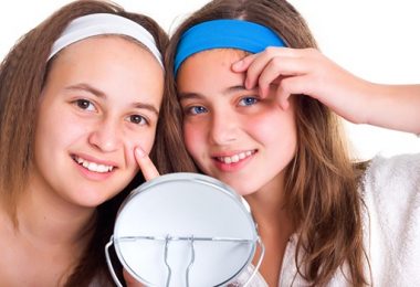 Leer je Tiener een Krachtige Anti-Acne Routine
