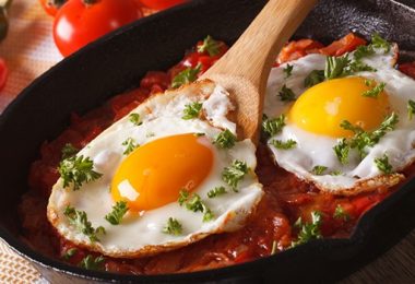 Maak Eens Huevos Rancheros Om Je Ochtend Wat Op te Fleuren!