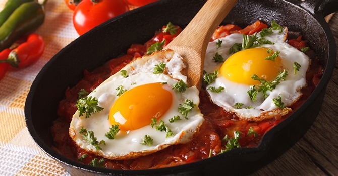 Maak Eens Huevos Rancheros Om Je Ochtend Wat Op te Fleuren!