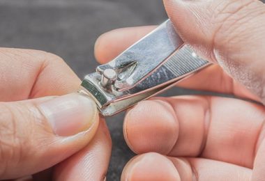 Mannen, Het Wordt Tijd Om Je Nagels Te Verzorgen!